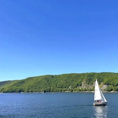 Kraeutergarten Rursee Eifel Mit Terrasse Fuer 6 Personen Und 2 Hunde * Зиммерат