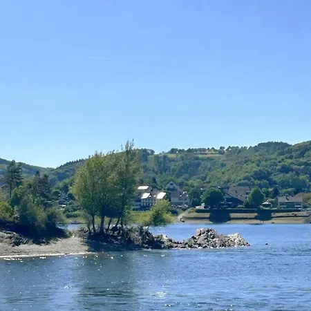 Kraeutergarten Rursee Eifel Mit Terrasse Fuer 6 Personen Und 2 Hunde Зиммерат